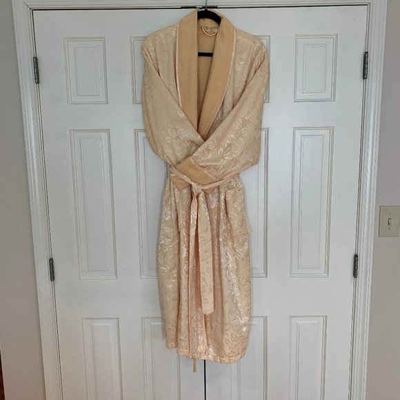 Victoria's Secret Luxurious Gold Label Robe - Picture 3 of 8